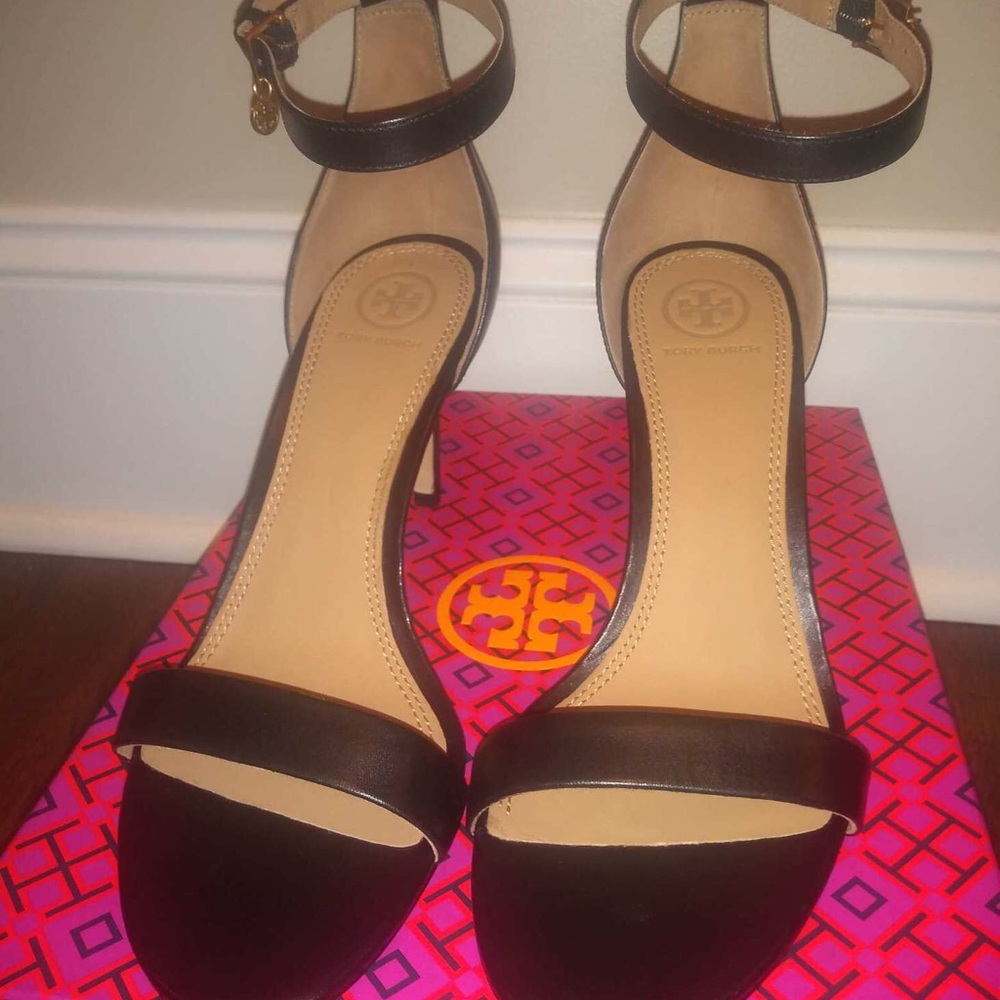 Tory Burch Ellie Ankle Strap Heel Sz 9